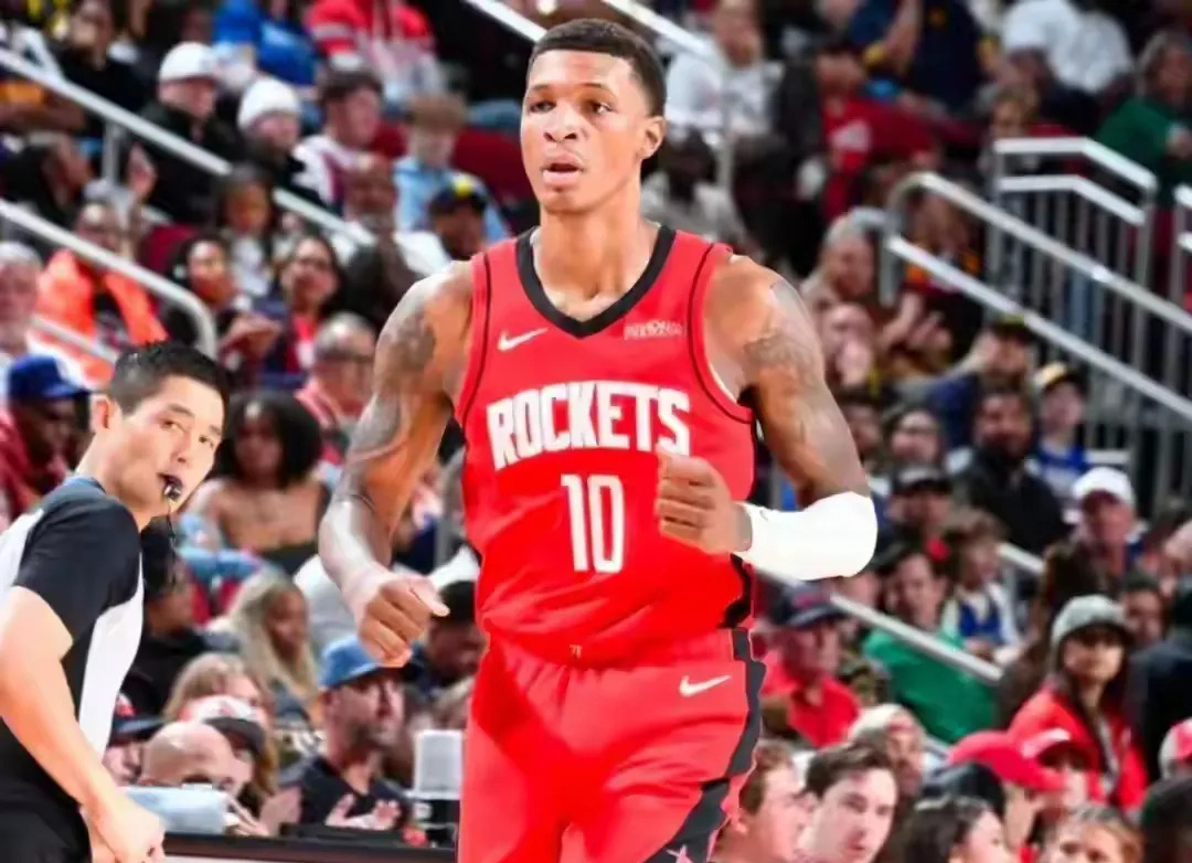 火箭裁判争议加助攻，战犹他黄蜂