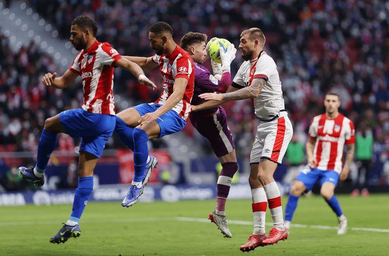 关于杜塞尔多夫主场击败对手，瓦伦西亚客胜狂揽球的信息