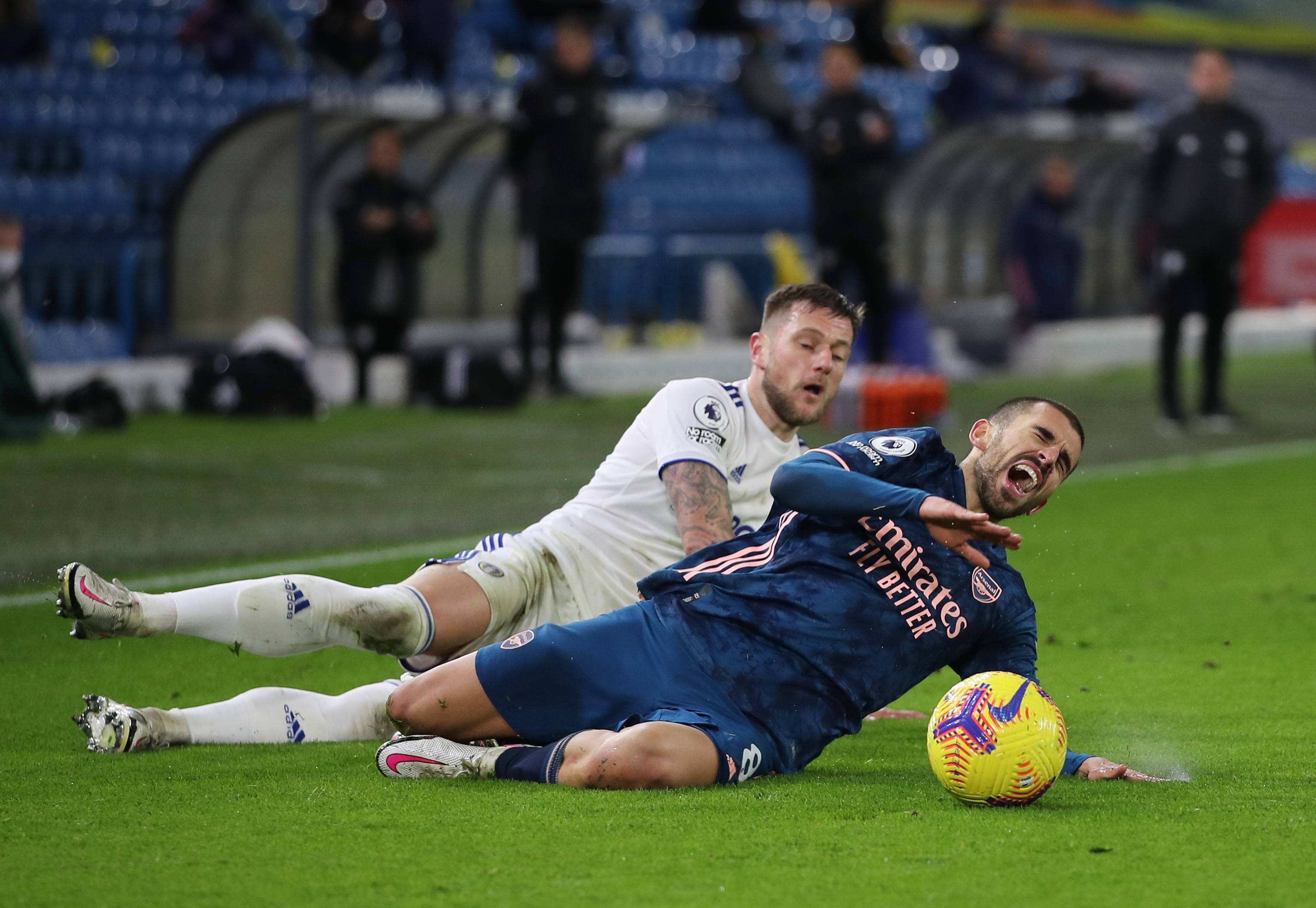 包含塞维利亚硬战阿森纳，势如破竹的词条