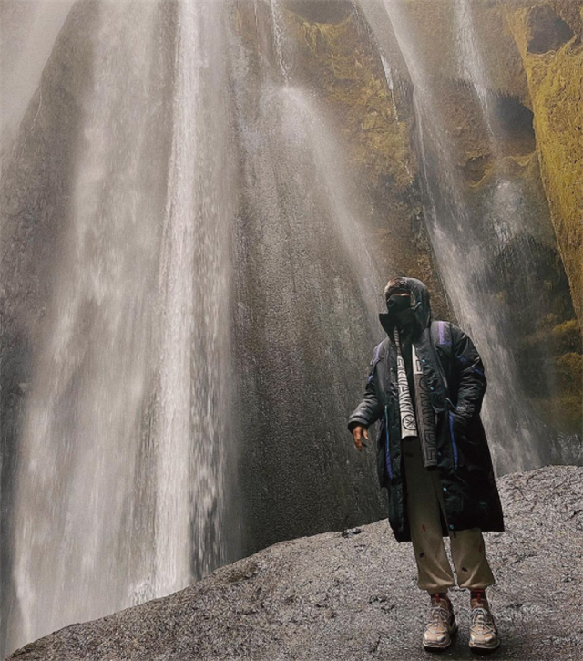 波兰冰岛开场连进两球，实力碾压对手的简单介绍