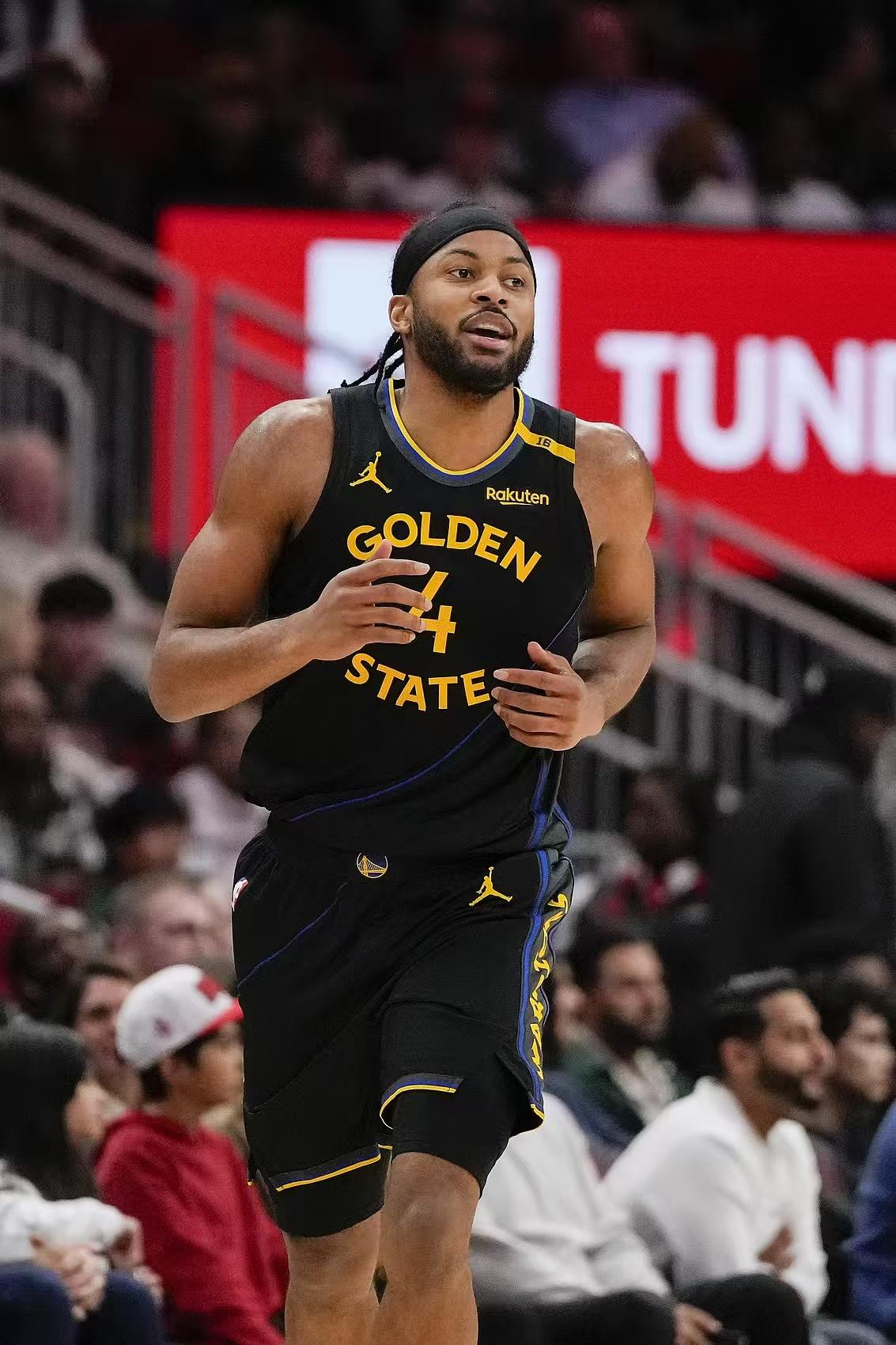 关于明星球员表现抢眼，砍下大量得分领先全队的信息