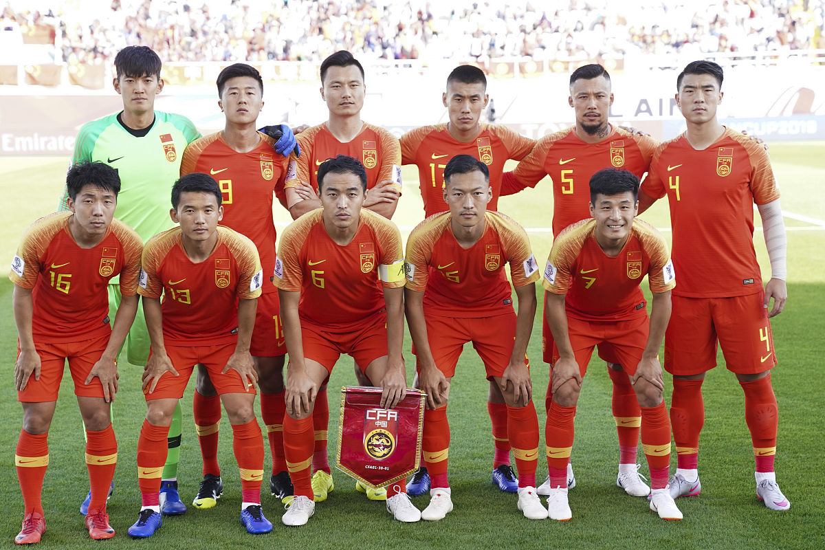 国际足球比赛中中国队表现出色，吸引眼球