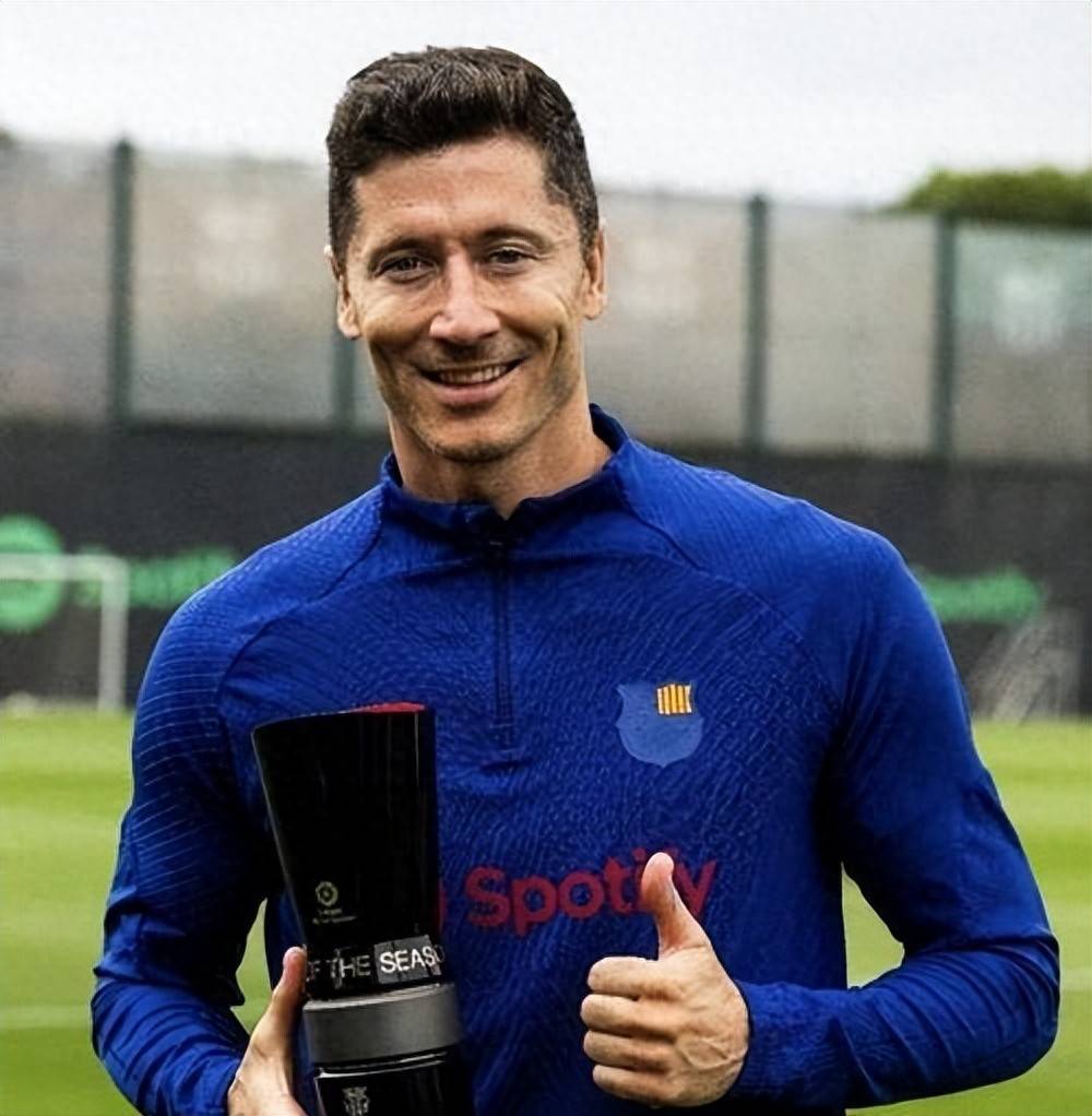 包含莱万多夫斯基官方宣布夺冠新规，西班牙队引发争议！的词条